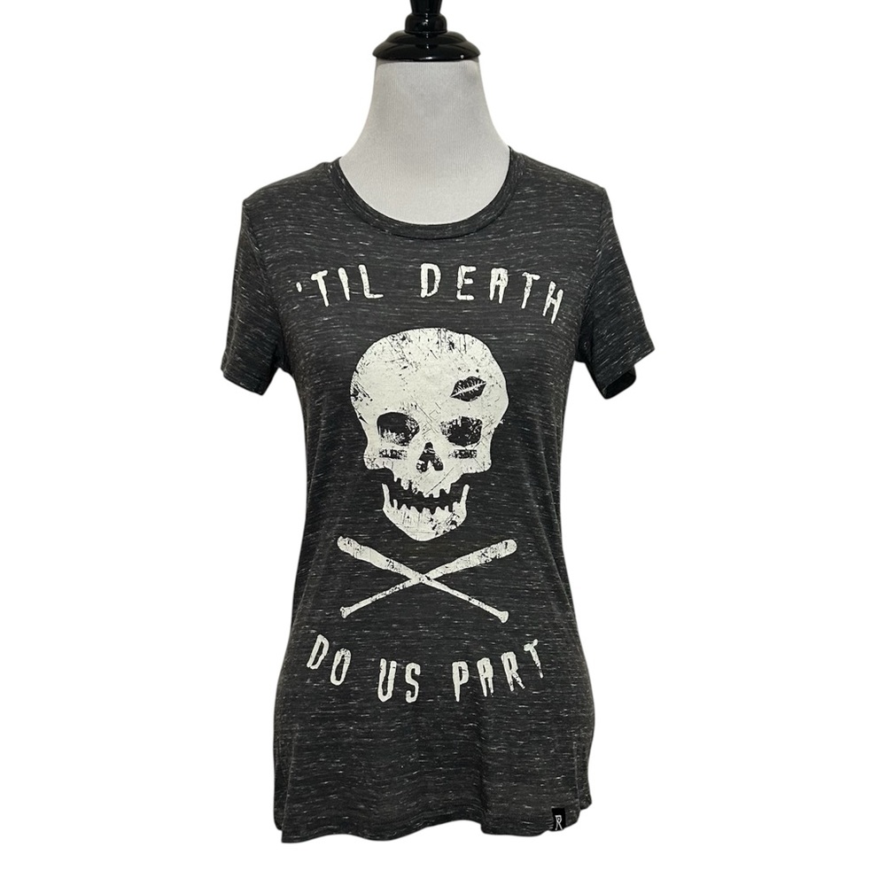 Routine baseball medium skull and bats T shirt